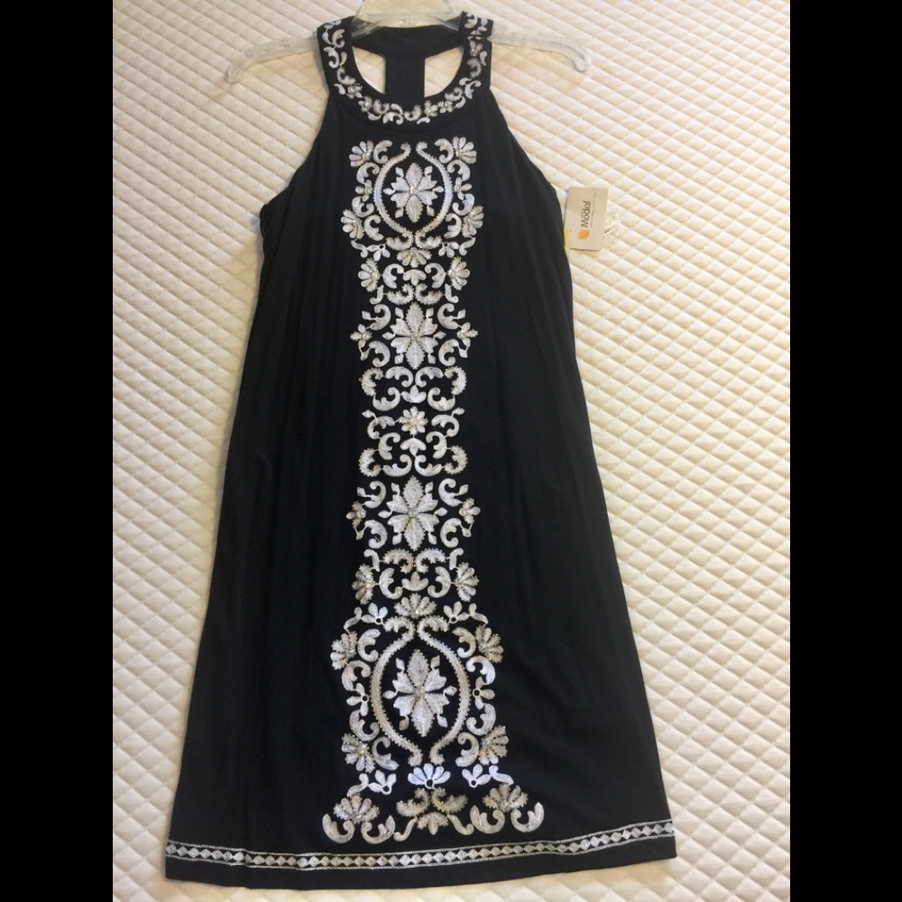 Gorgeous!Black&white embellished dress with t-back